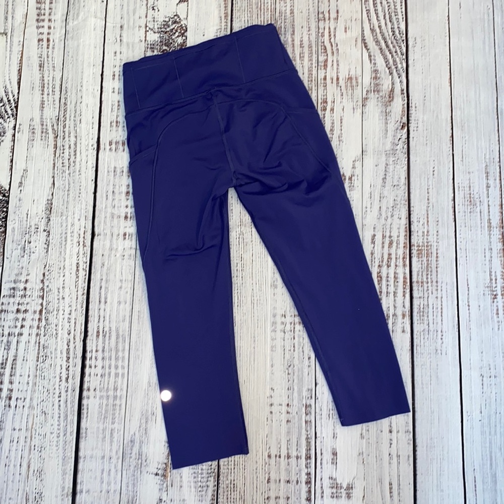 Lululemon Purple Crop Leggings - Size 4 - Picture 3 of 3